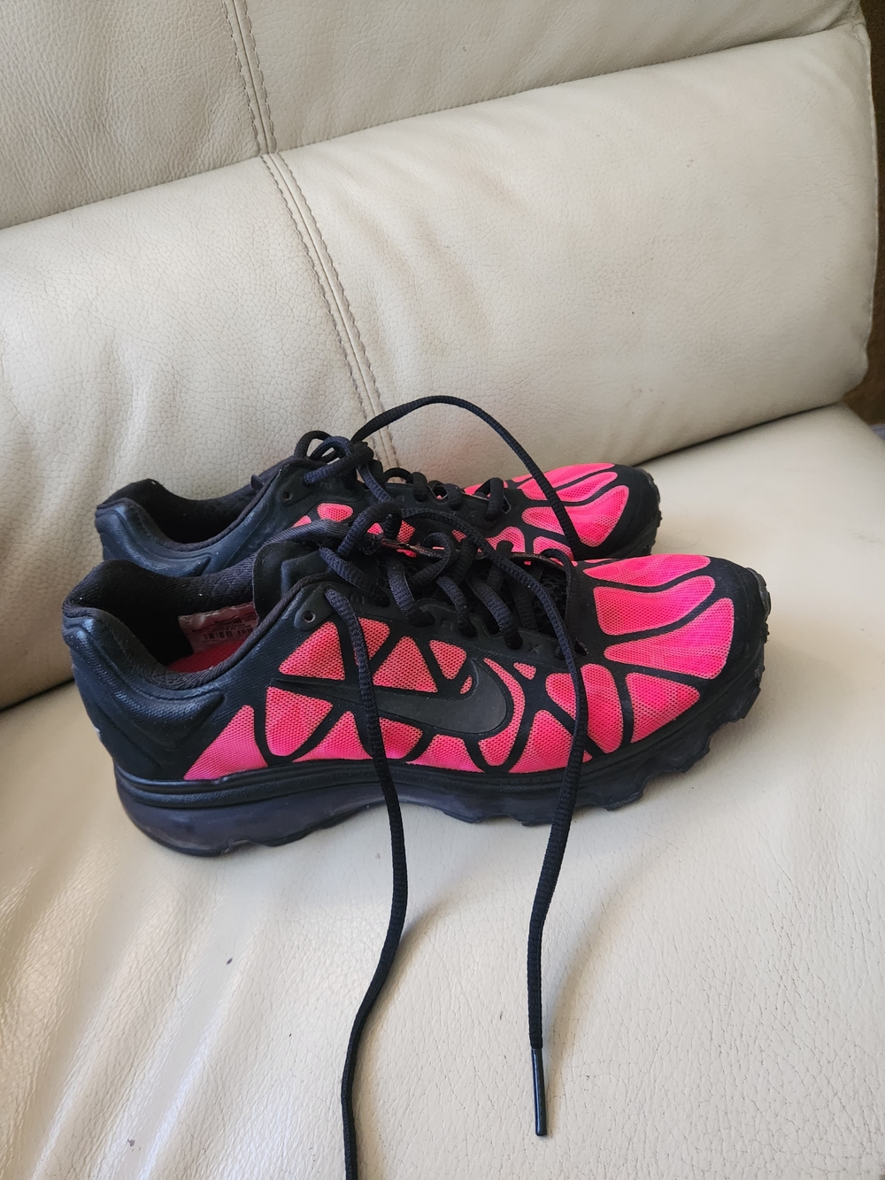 Nike Women’s Pink and Black Running Sneakers